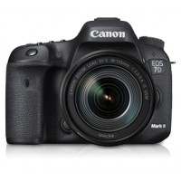 Canon EOS 7D Mark II Kit (EF S18 135mm IS USM & WE1) Specs, Price