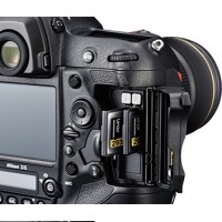 Nikon D5 (CF Version) with 256GB CF card and card reader Specs, Price, Details, Dealers